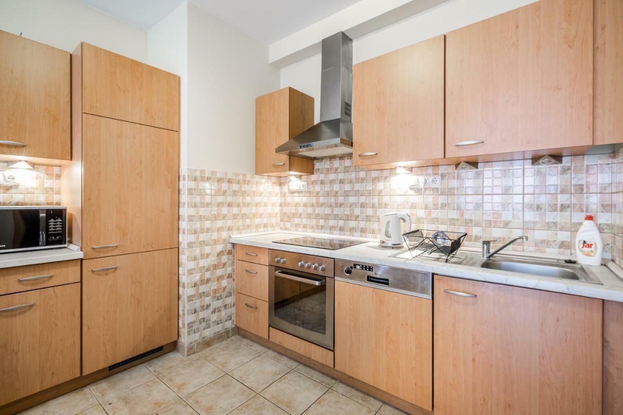 Ferienwohnung Bpr Vivid Downtown Vibe With Balcony Budapest Exterior foto