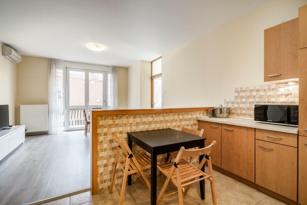 Ferienwohnung Bpr Vivid Downtown Vibe With Balcony Budapest Exterior foto