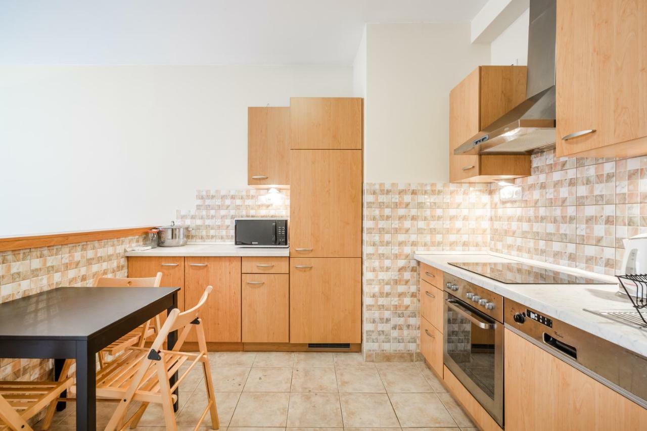 Ferienwohnung Bpr Vivid Downtown Vibe With Balcony Budapest Exterior foto