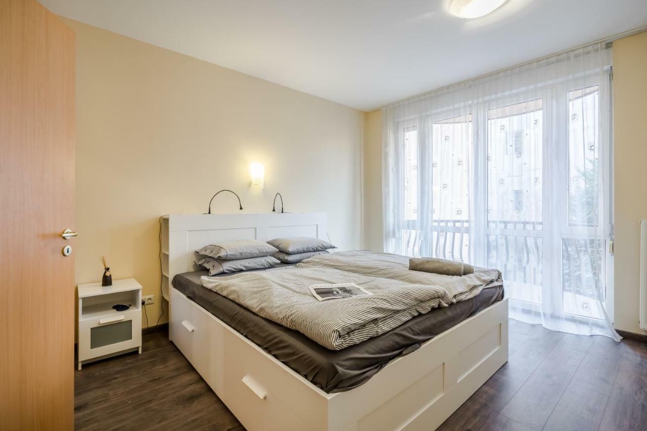 Ferienwohnung Bpr Vivid Downtown Vibe With Balcony Budapest Exterior foto