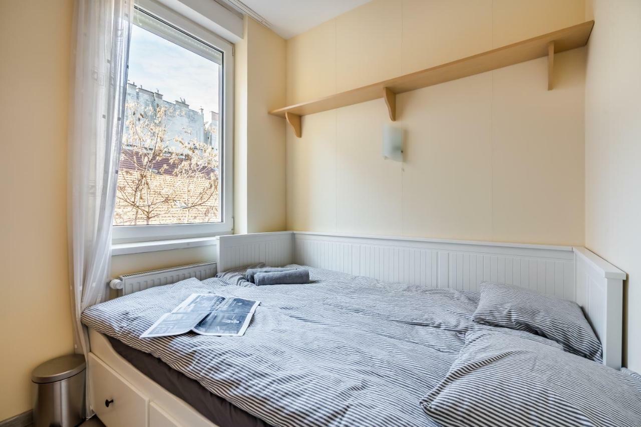 Ferienwohnung Bpr Vivid Downtown Vibe With Balcony Budapest Exterior foto