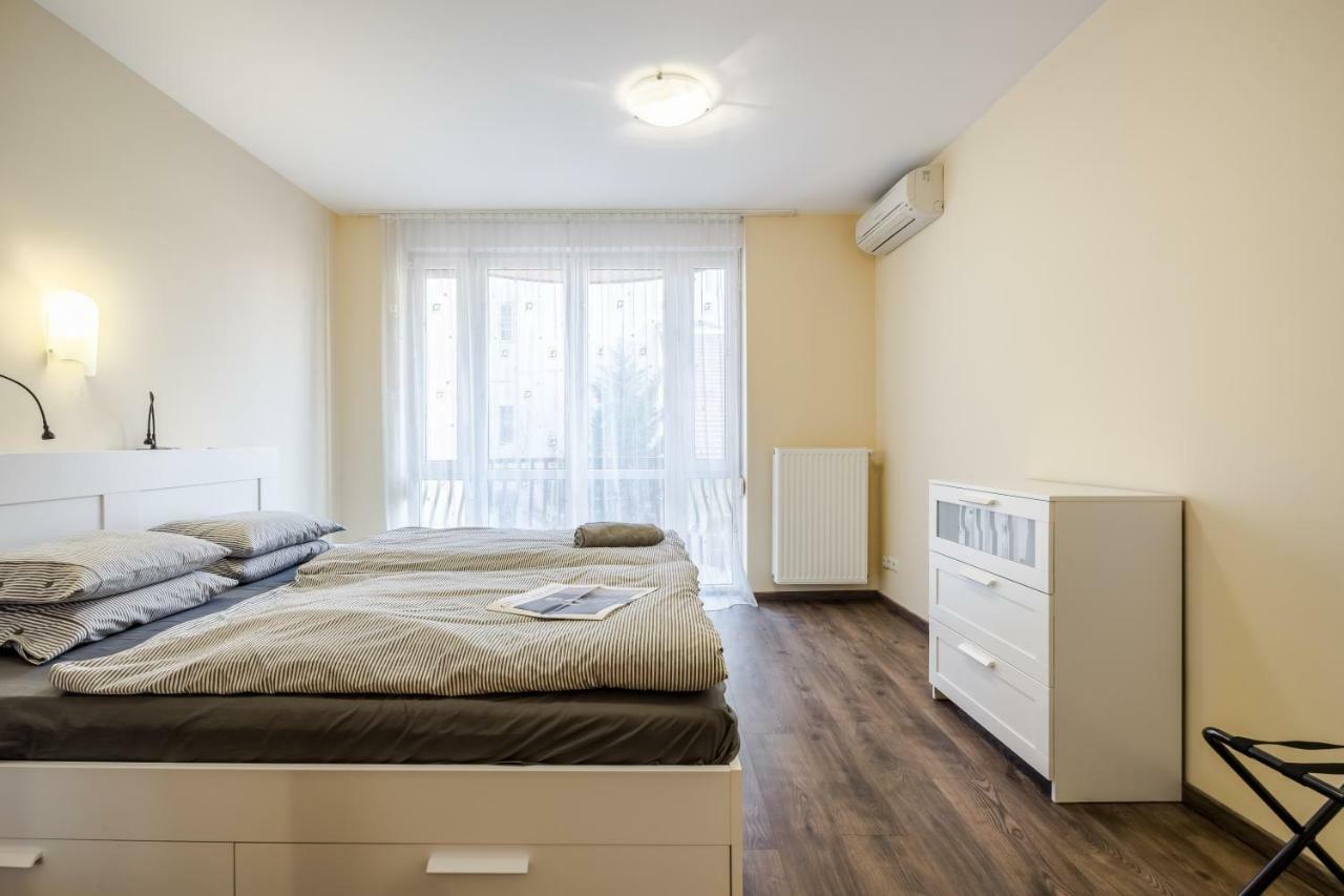 Ferienwohnung Bpr Vivid Downtown Vibe With Balcony Budapest Exterior foto